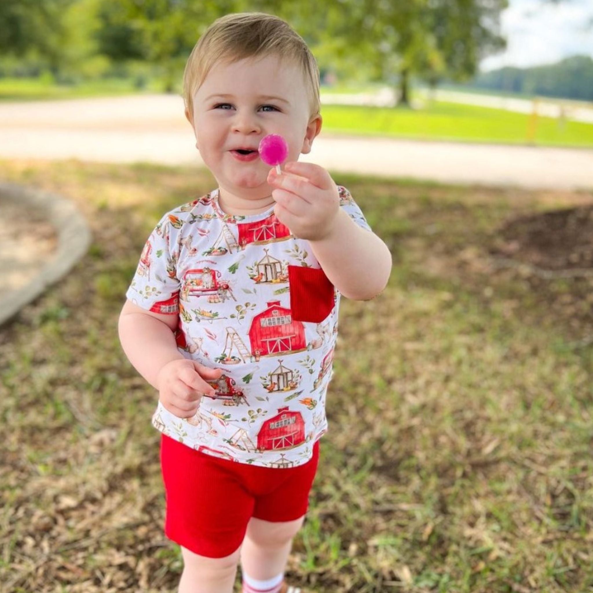 Child with zollipops.