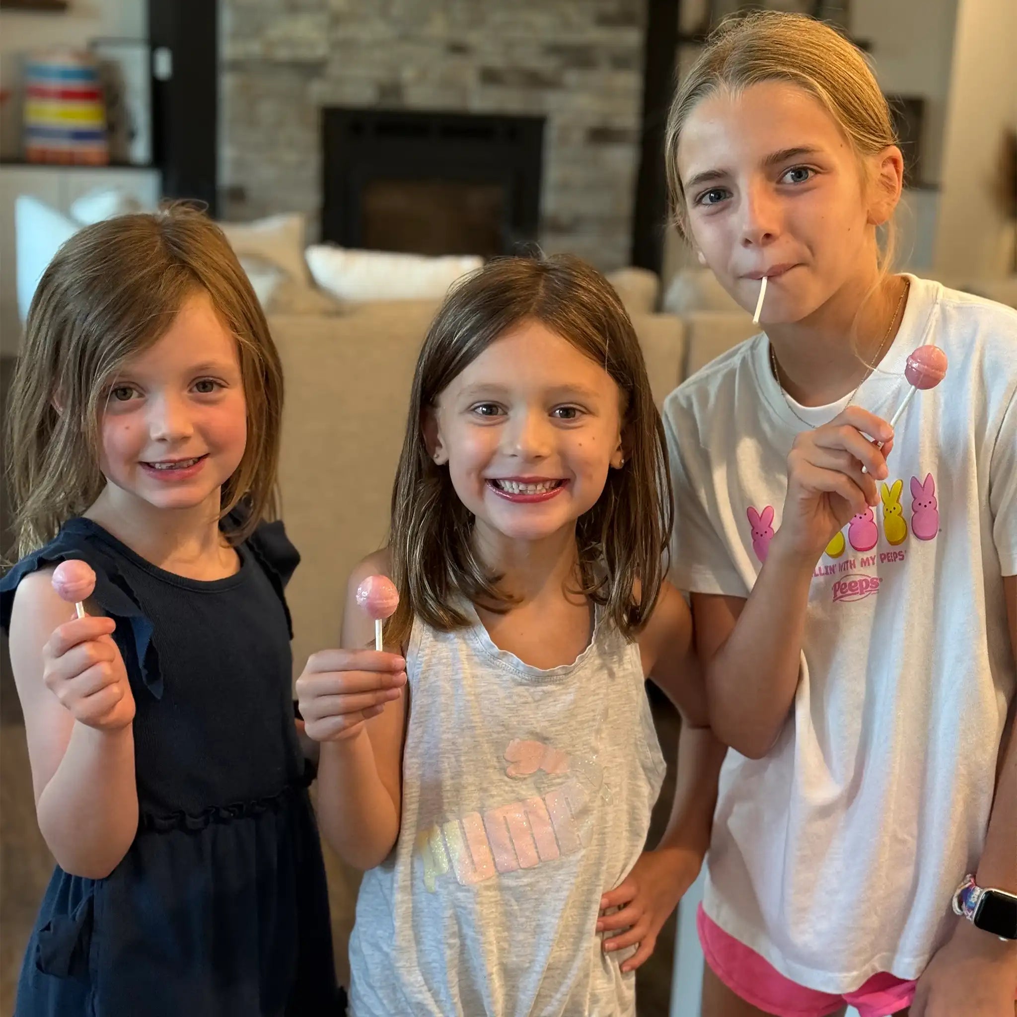 Girls with gum pops